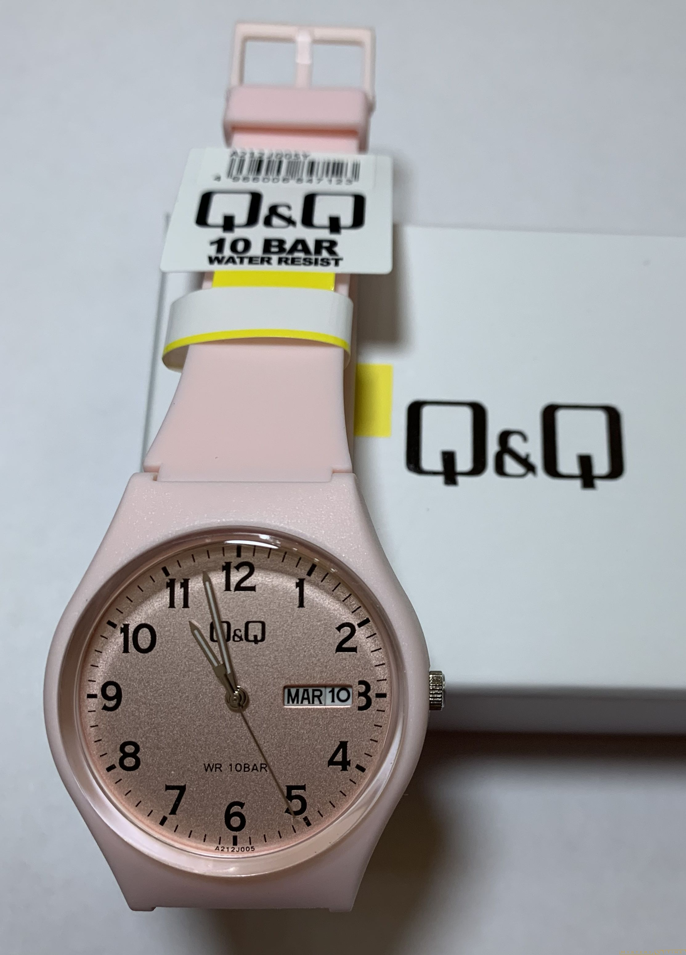 Q&Q A212J005Y