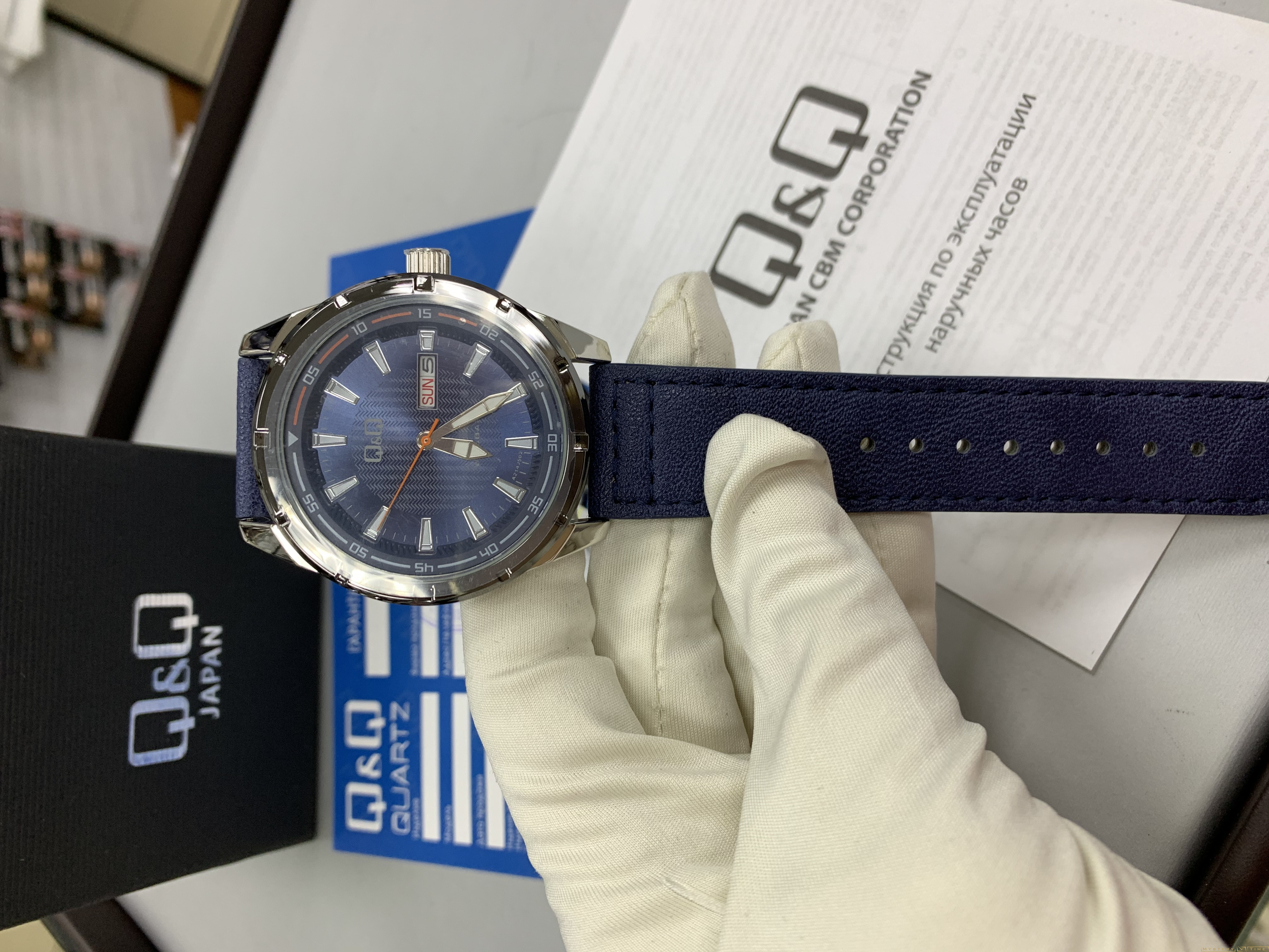 Q&Q A214J502Y
