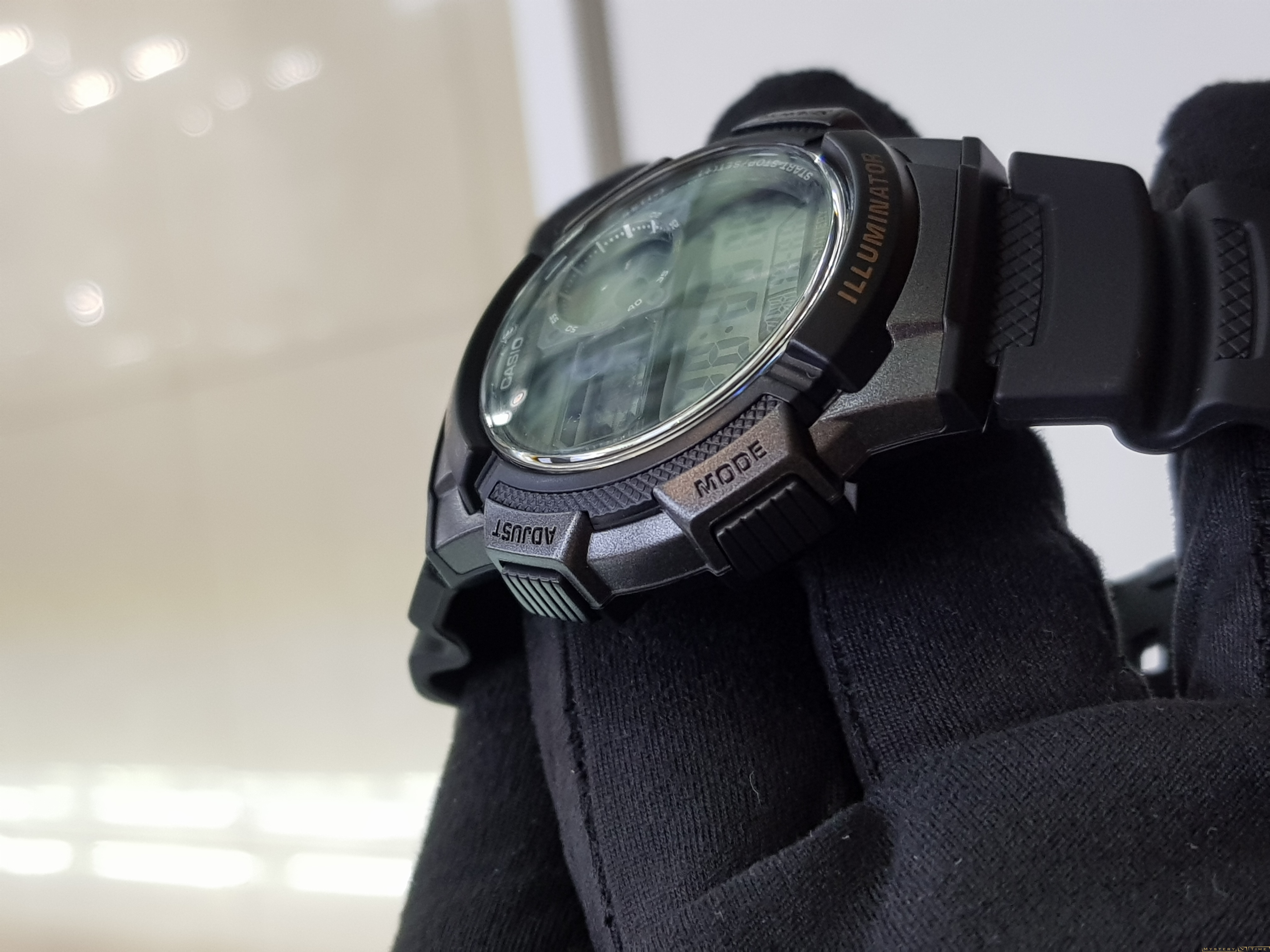 Casio AE-1000W-1A