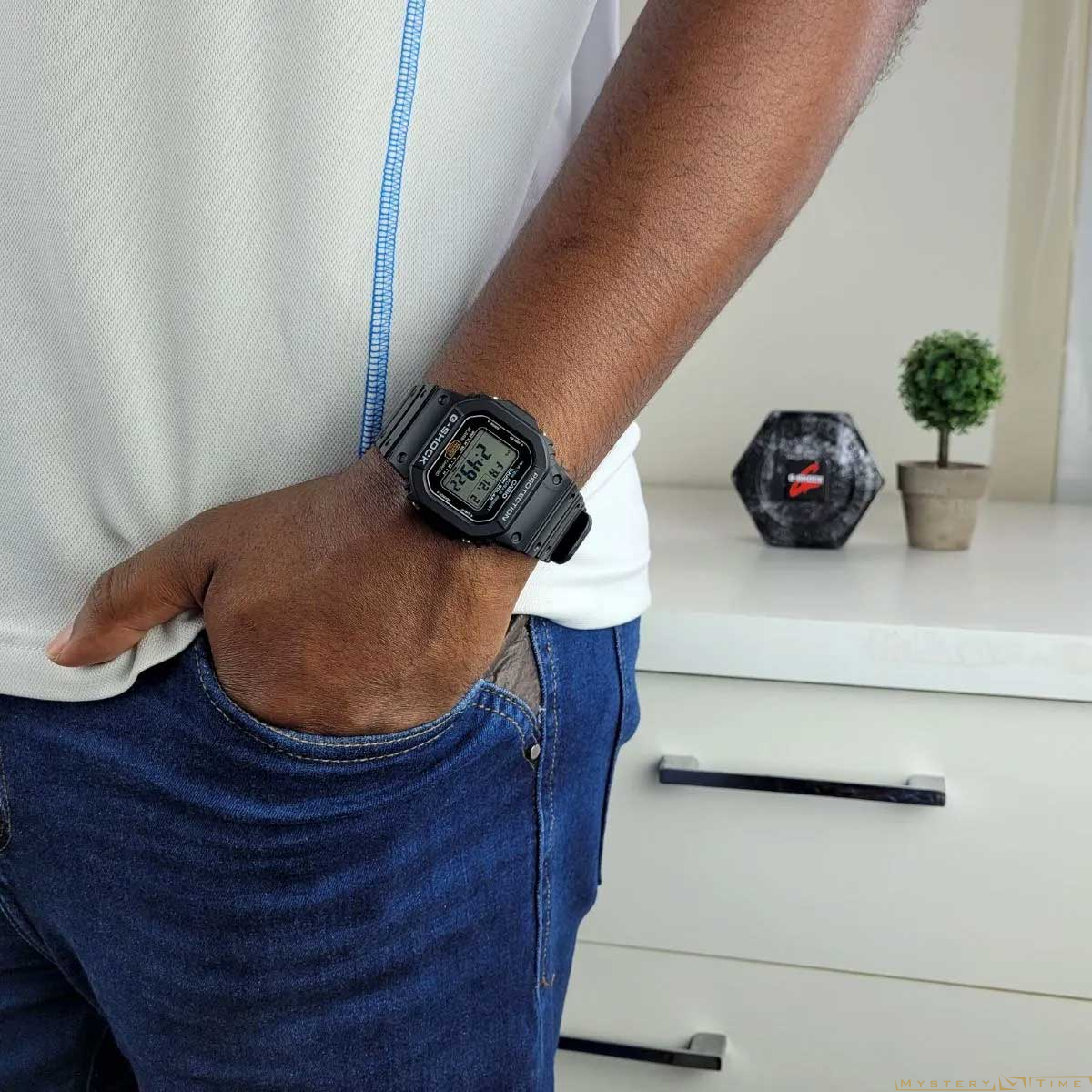 Casio G-5600UE-1