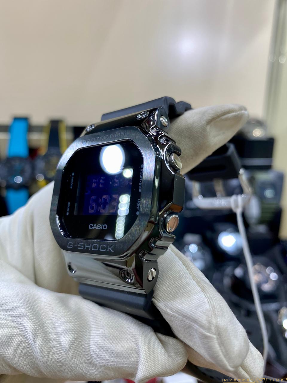 Casio GM-5600B-1