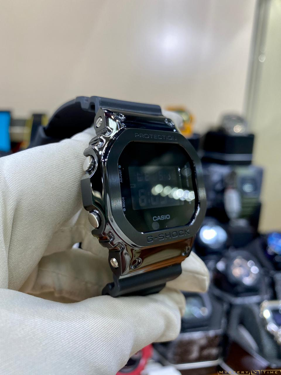 Casio GM-5600B-1