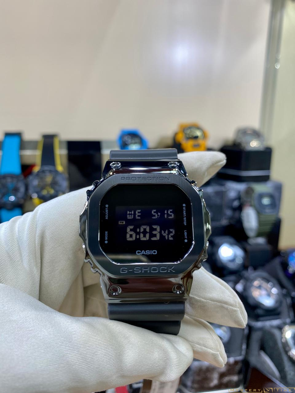 Casio GM-5600B-1