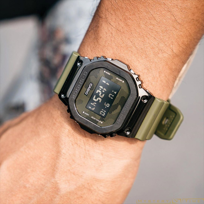 Casio GM-5600B-3