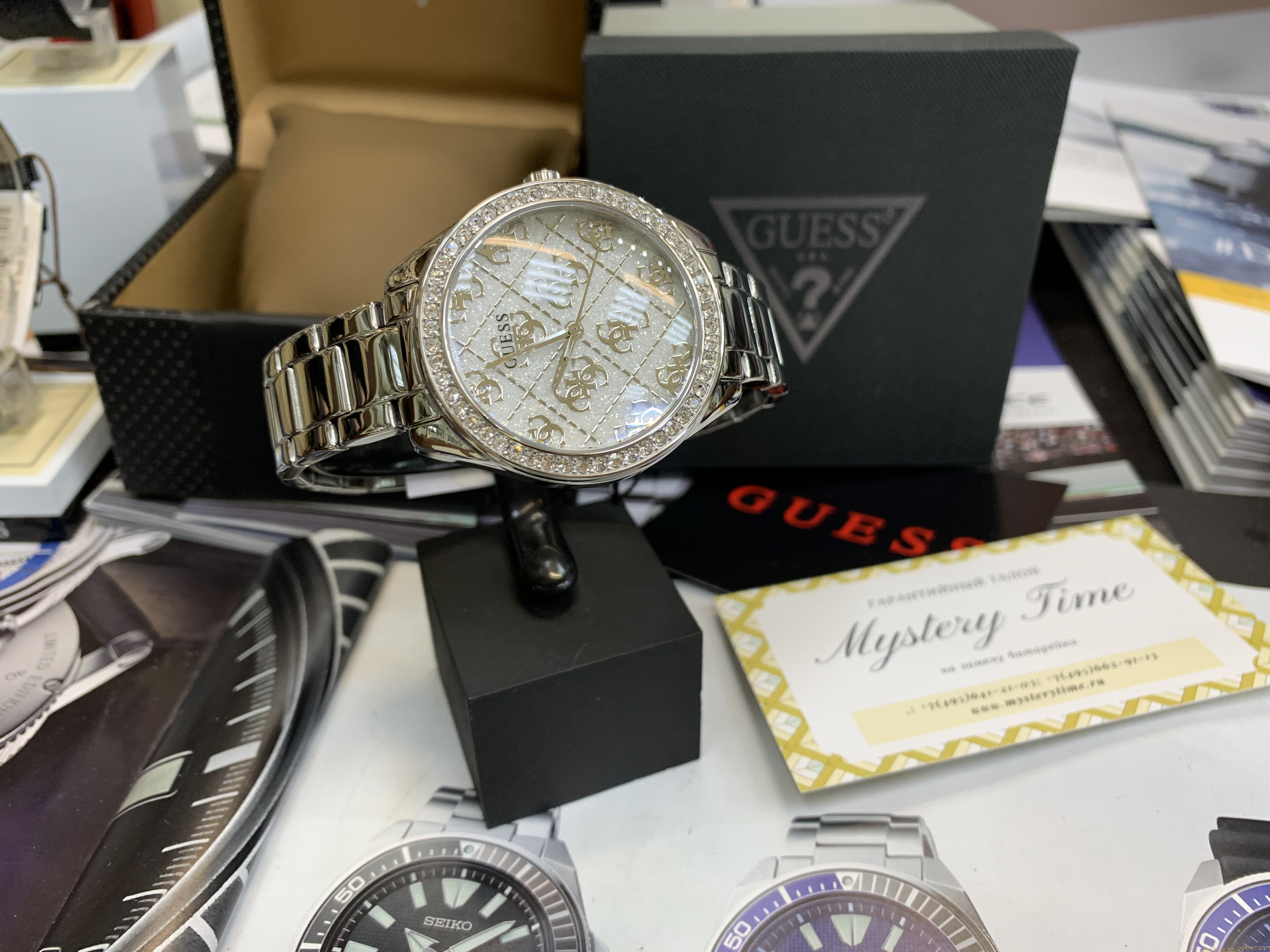 Guess GW0001L1