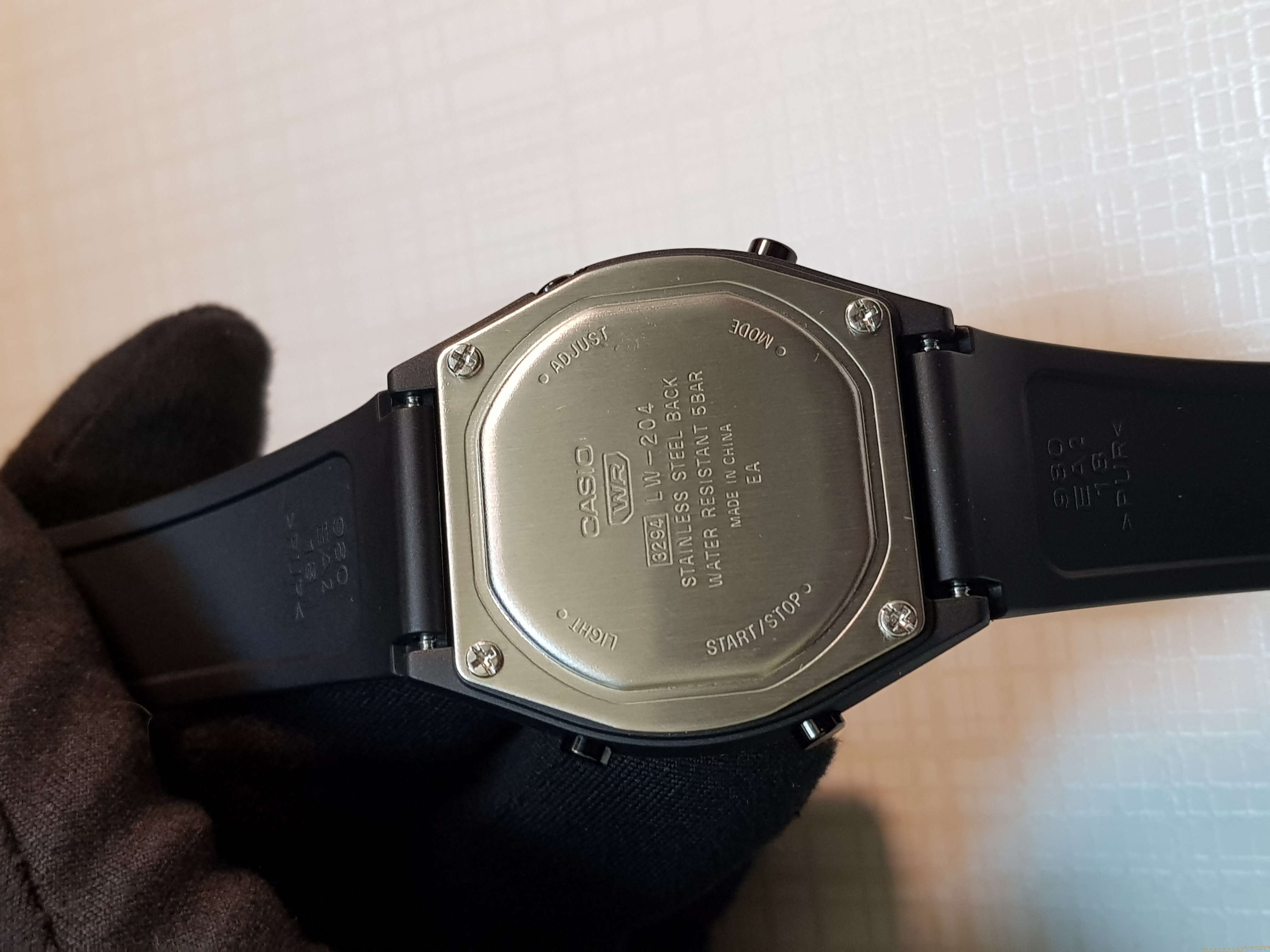 Casio LW-204-1B
