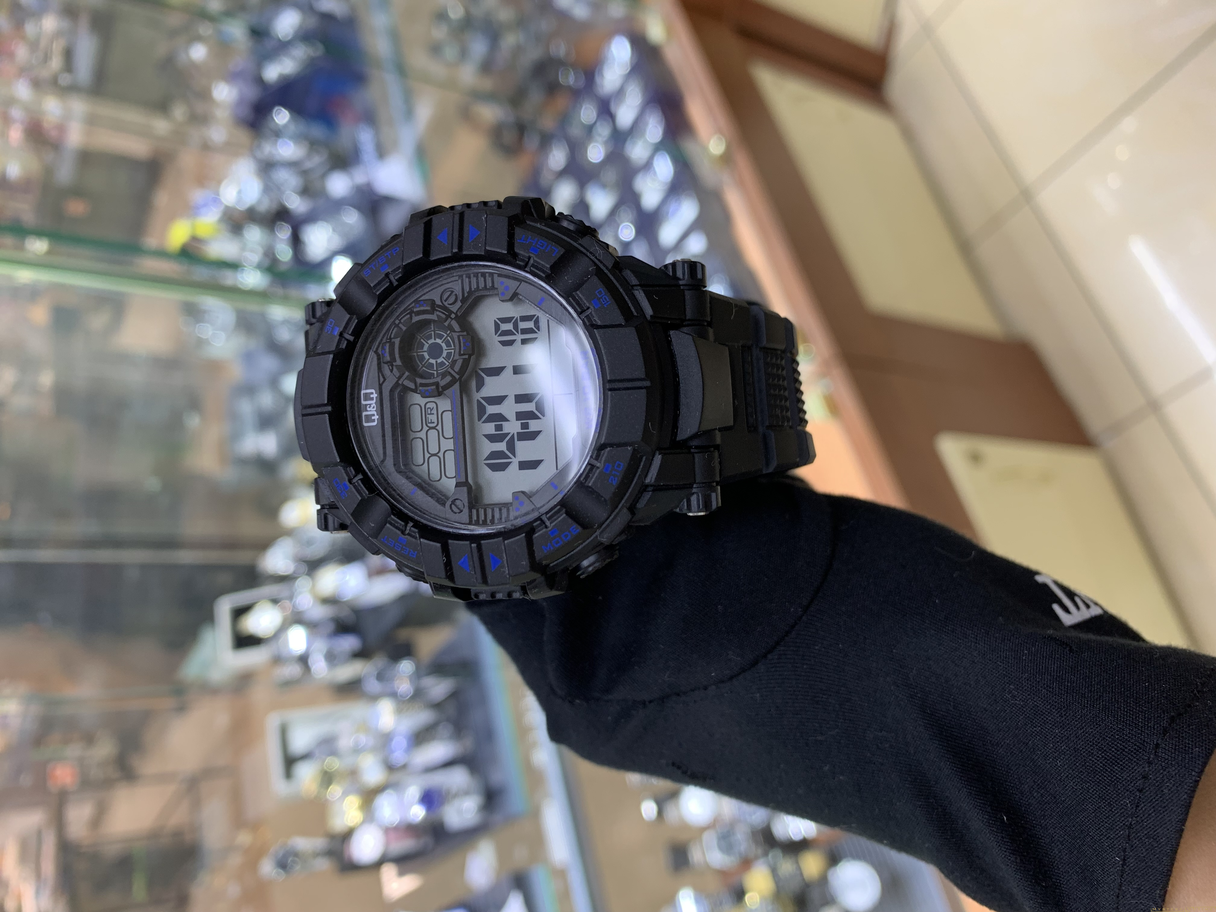 Q&Q M152J002Y