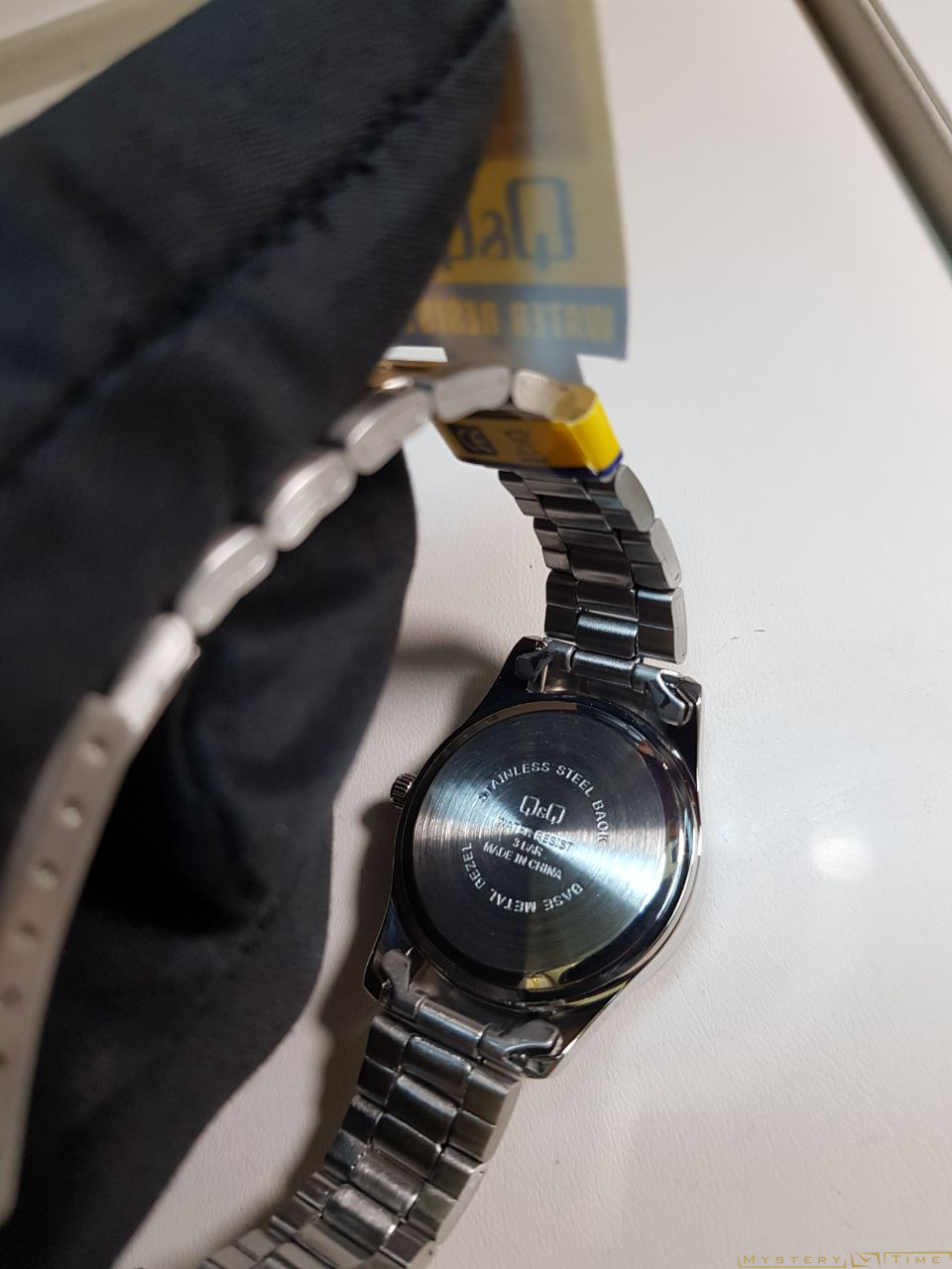 Q&Q Q877J401Y