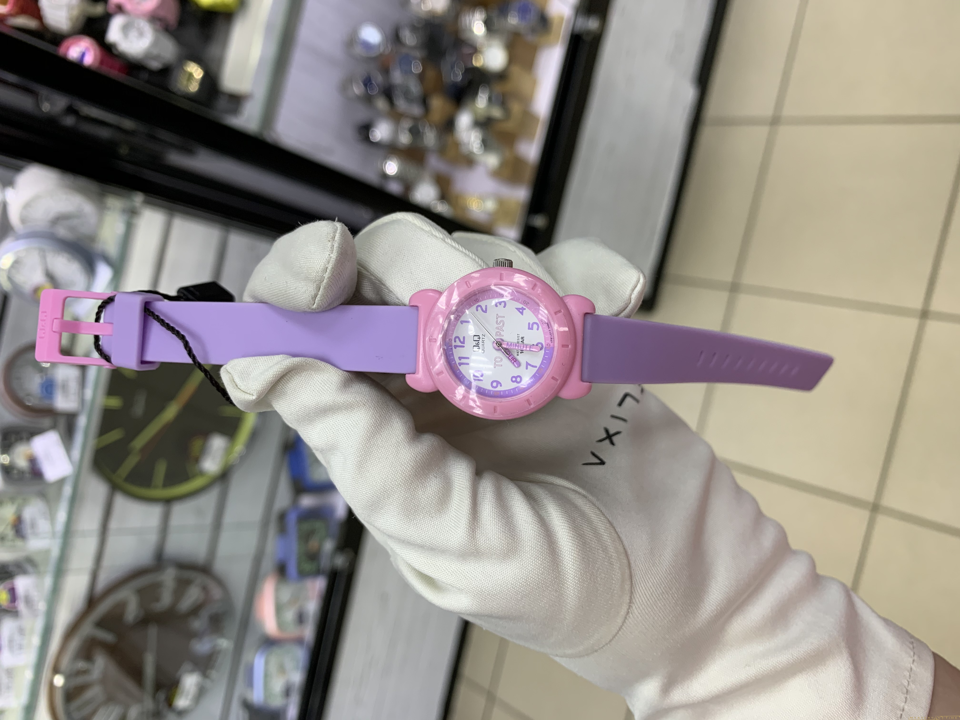 Q&Q VP81J017Y
