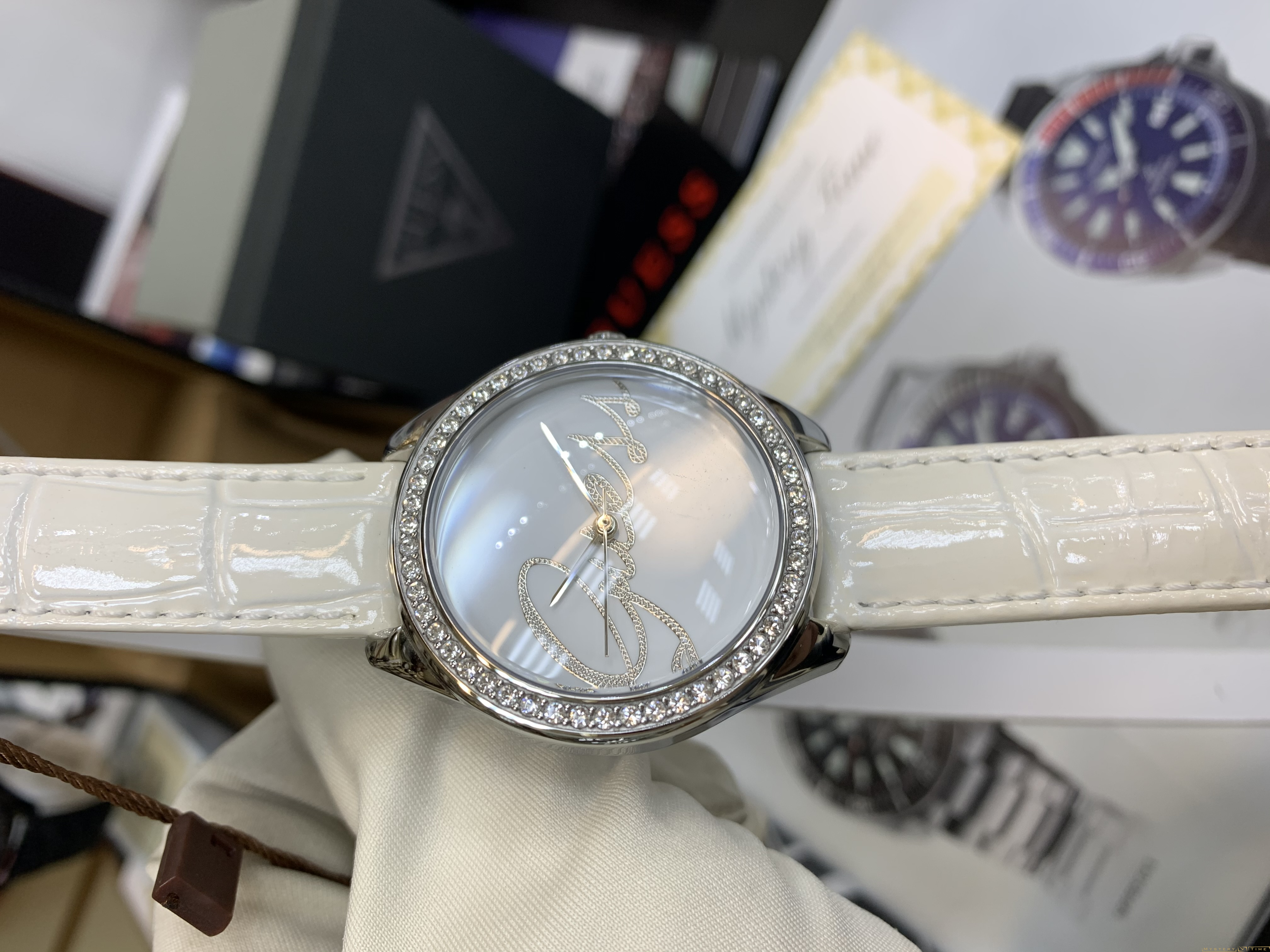 Guess W0229L1