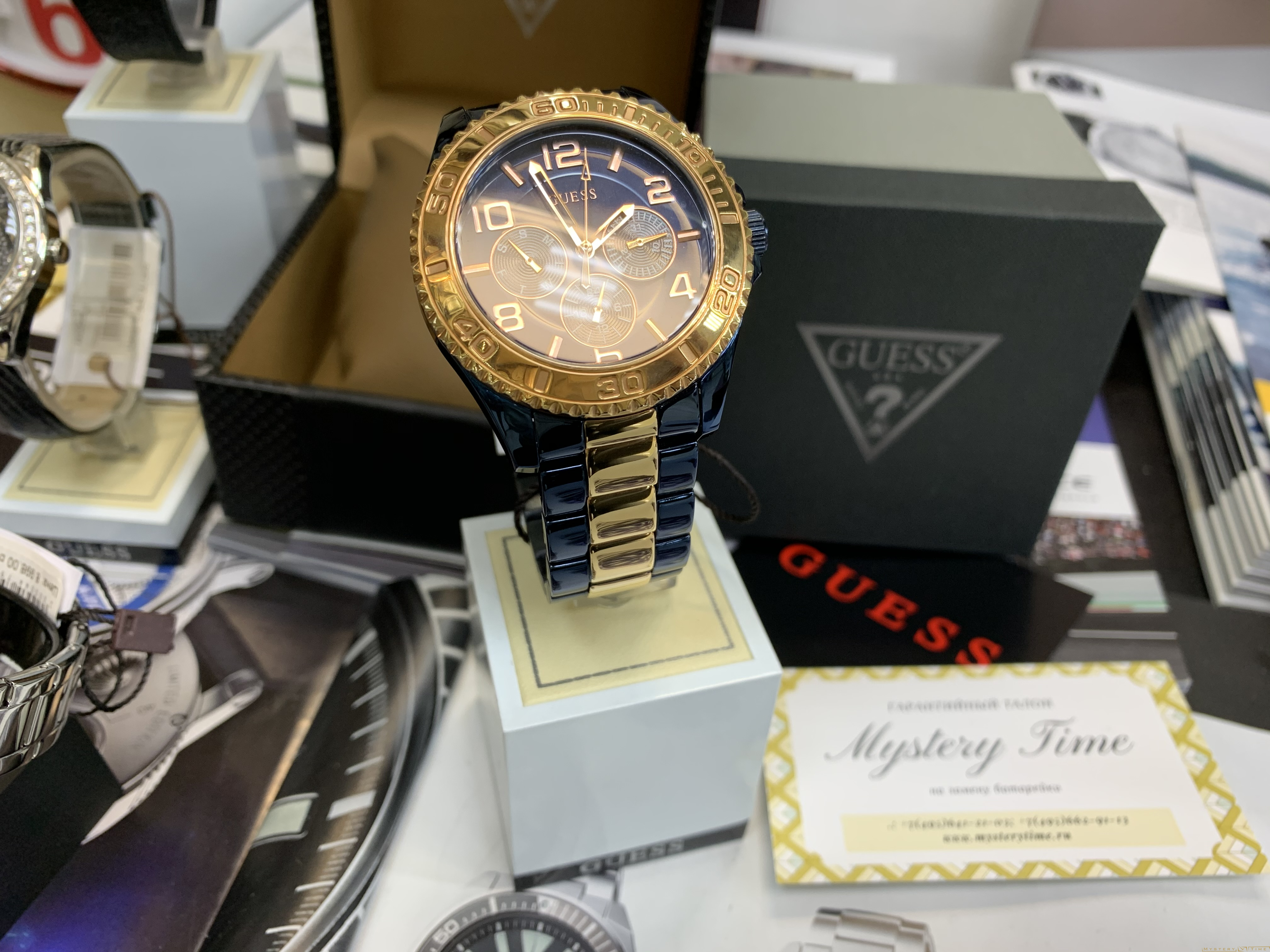 Guess W0231L6