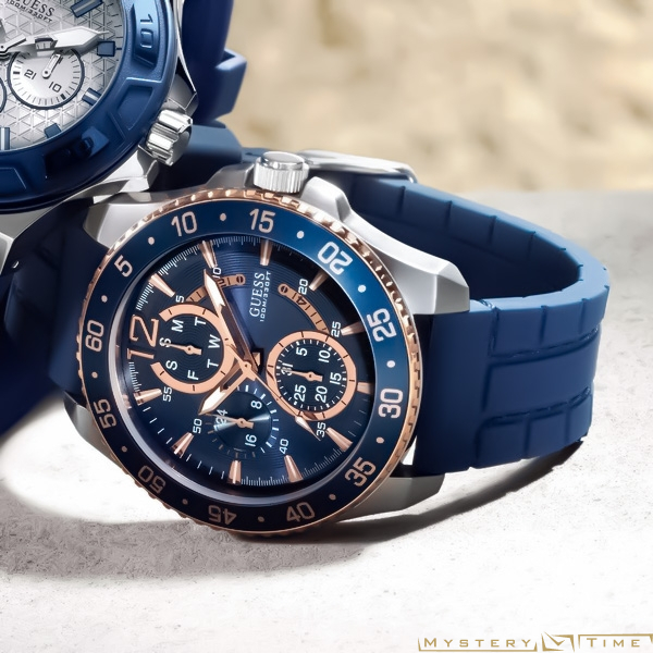 Guess W0798G2
