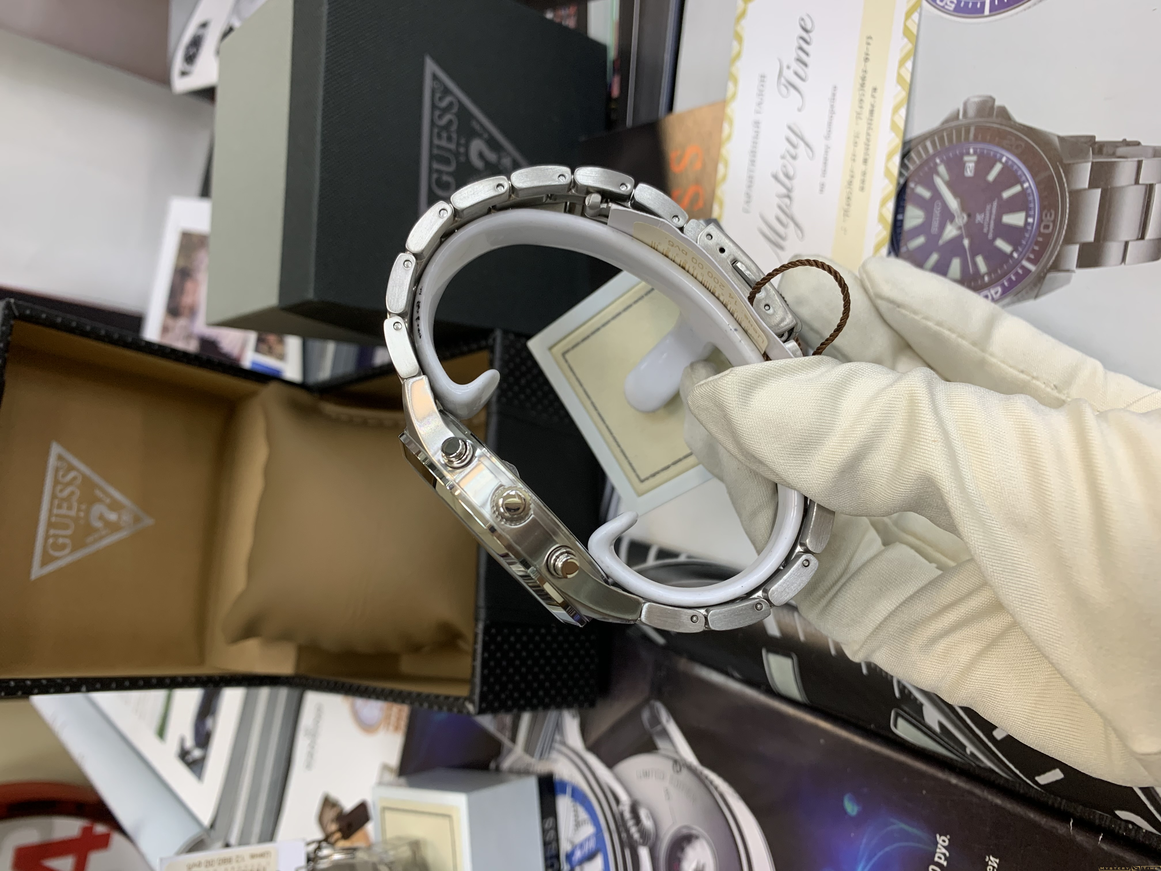 Guess W0875G1